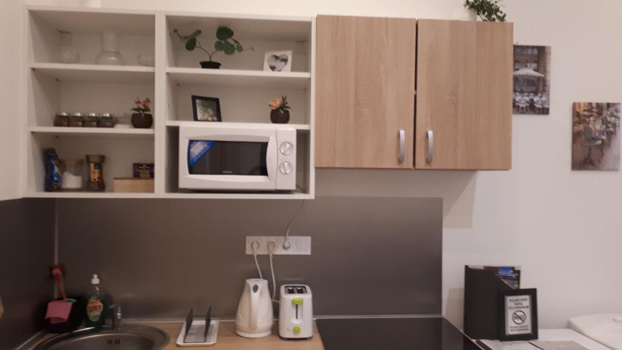 M&M Apartment Budapest House Bagian luar foto