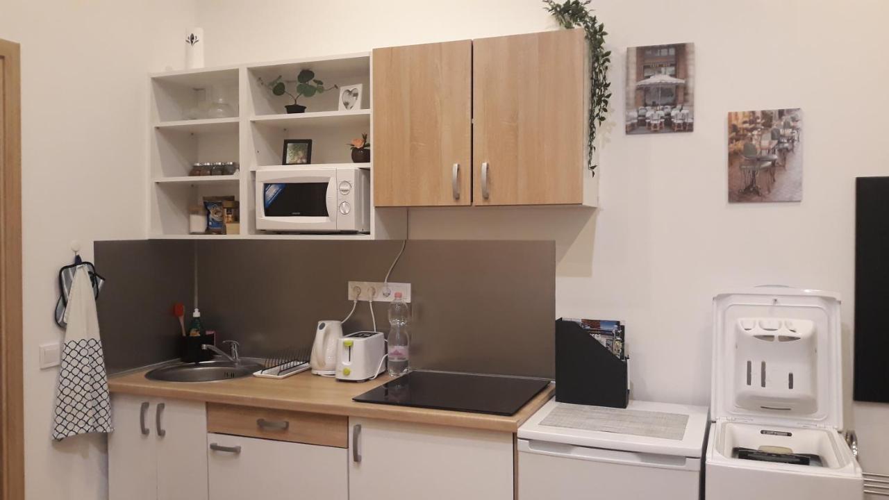 M&M Apartment Budapest House Bagian luar foto