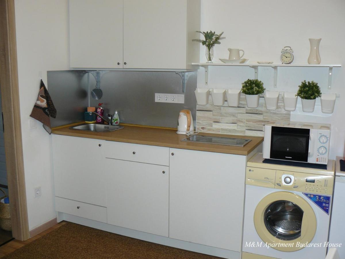 M&M Apartment Budapest House Bagian luar foto