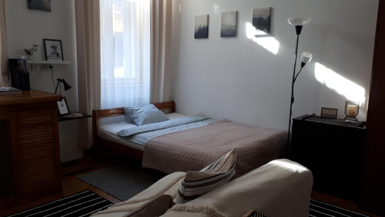 M&M Apartment Budapest House Bagian luar foto