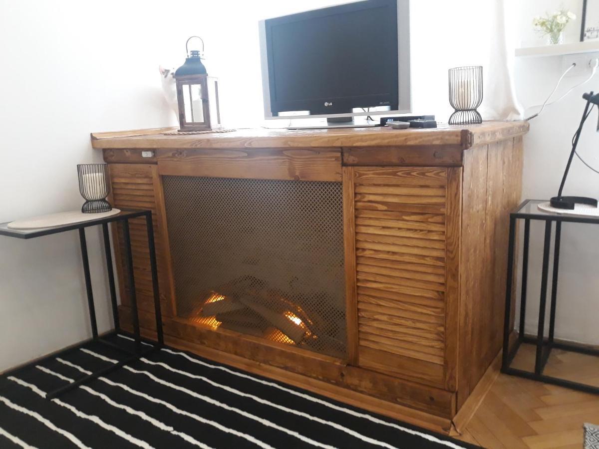 M&M Apartment Budapest House Bagian luar foto