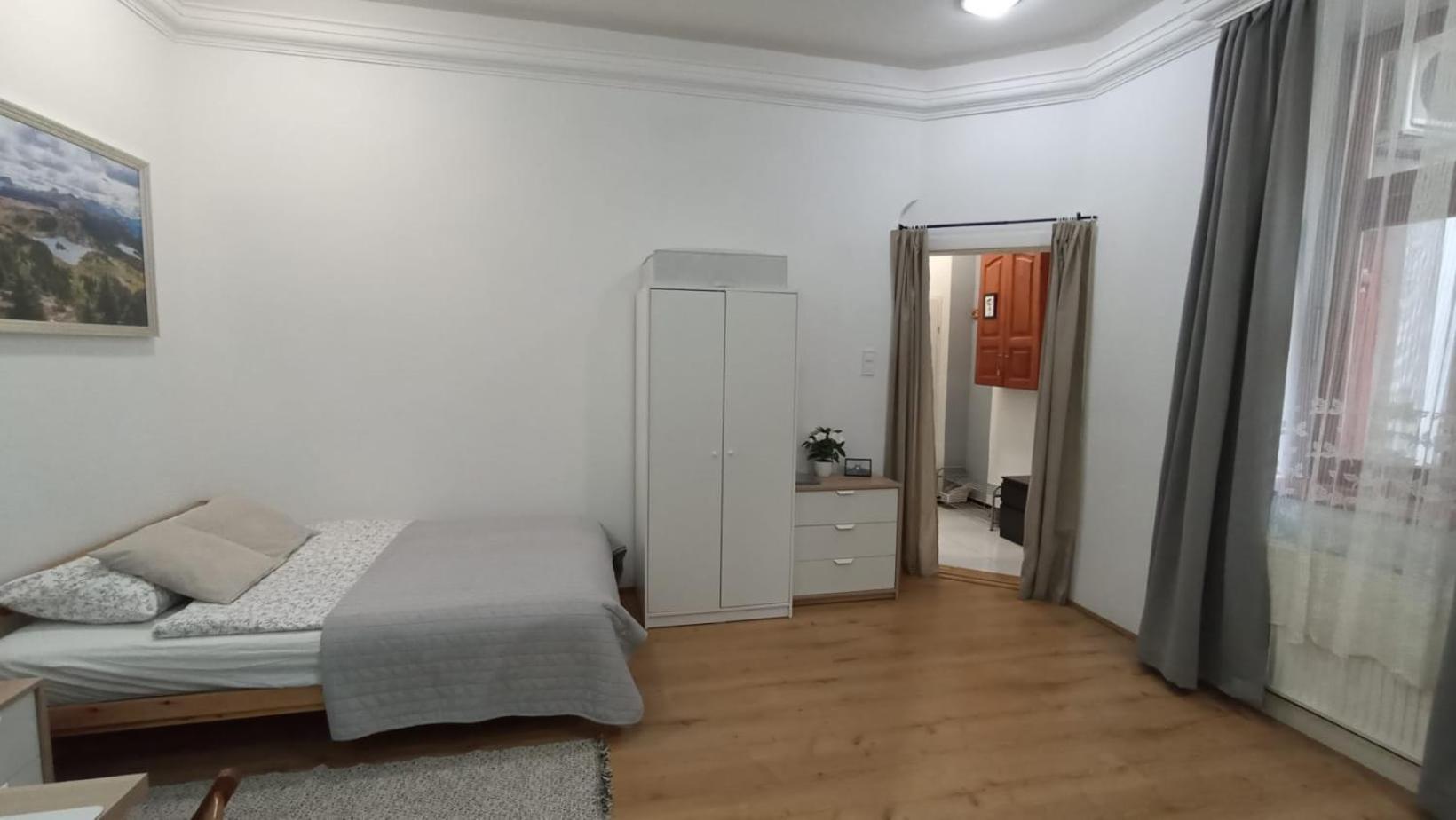 M&M Apartment Budapest House Bagian luar foto