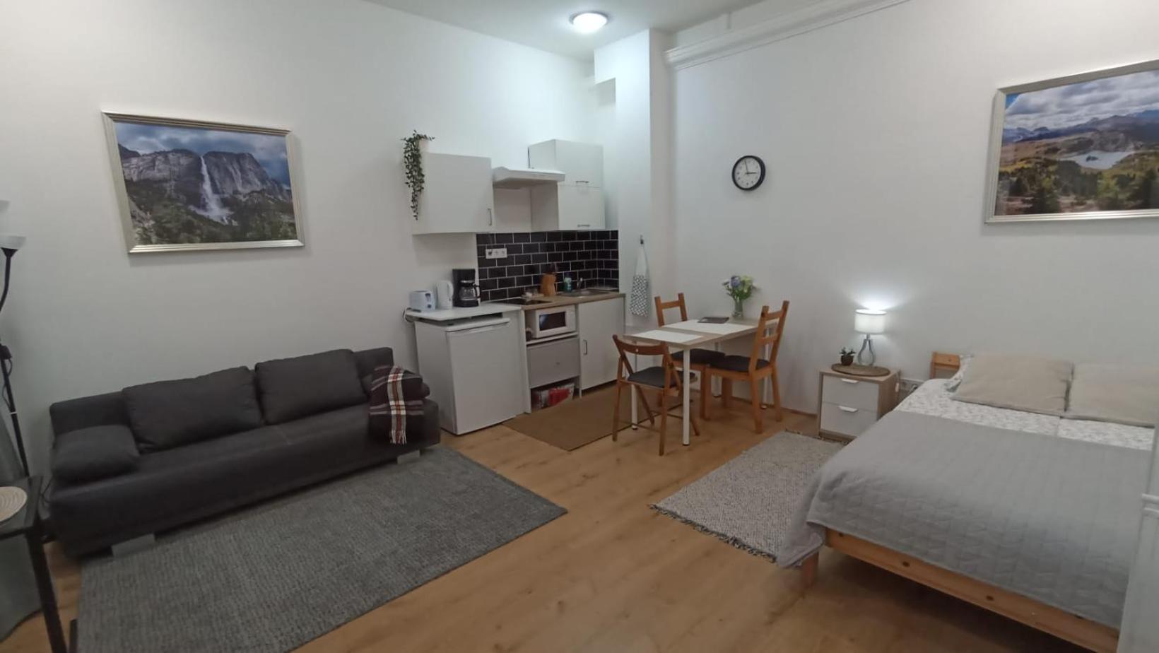 M&M Apartment Budapest House Bagian luar foto