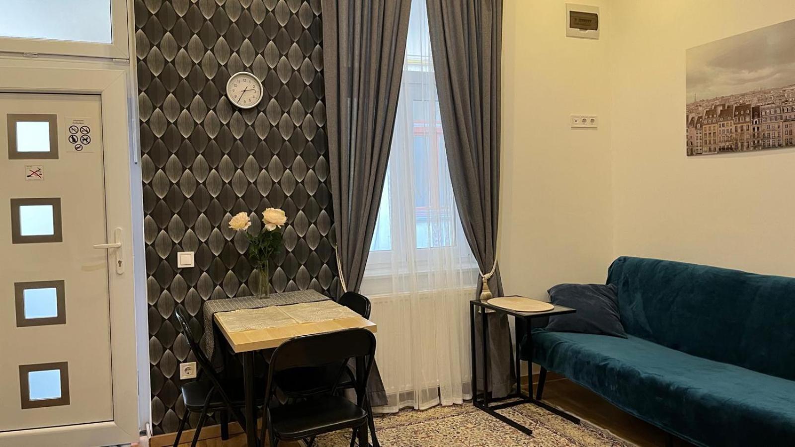 M&M Apartment Budapest House Bagian luar foto