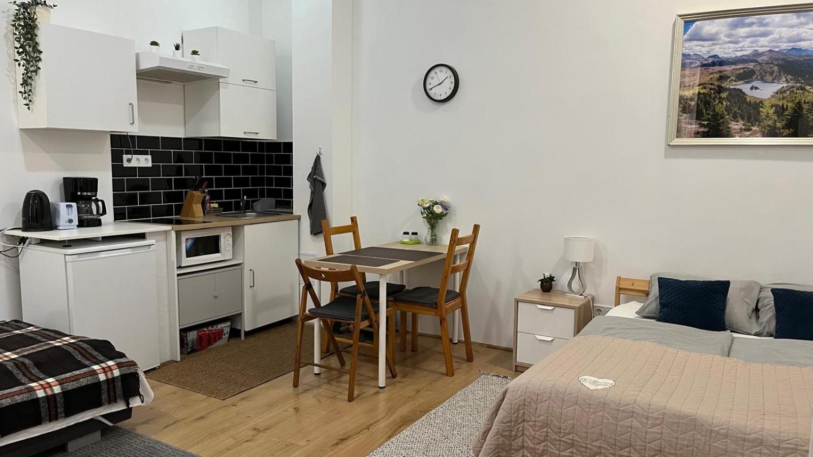 M&M Apartment Budapest House Bagian luar foto