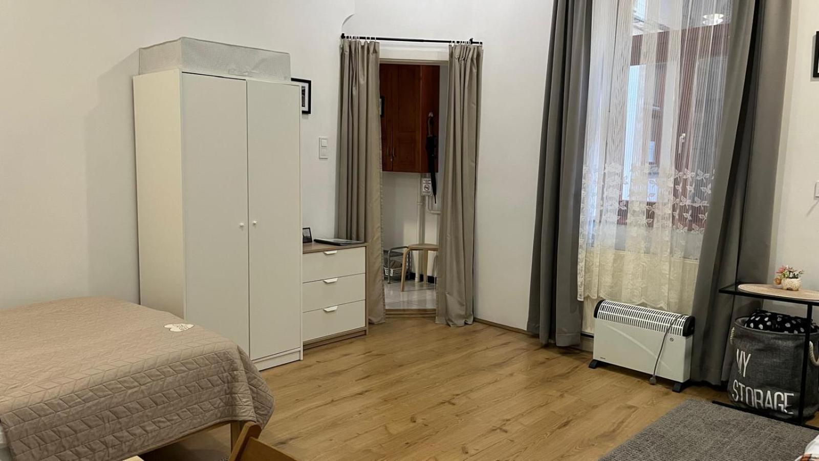 M&M Apartment Budapest House Bagian luar foto