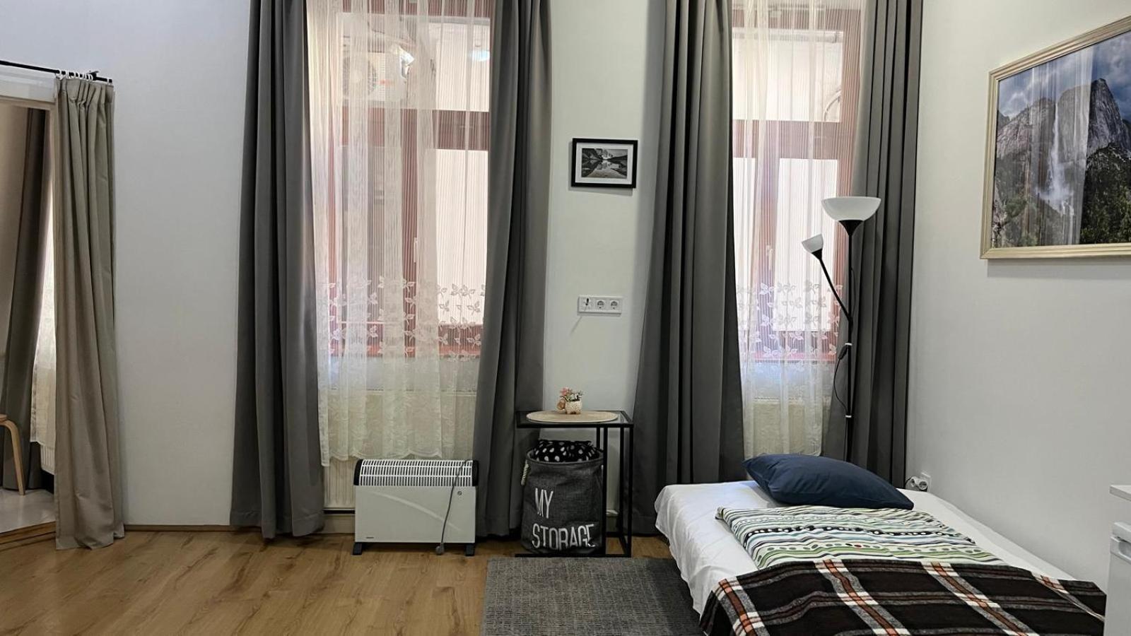 M&M Apartment Budapest House Bagian luar foto